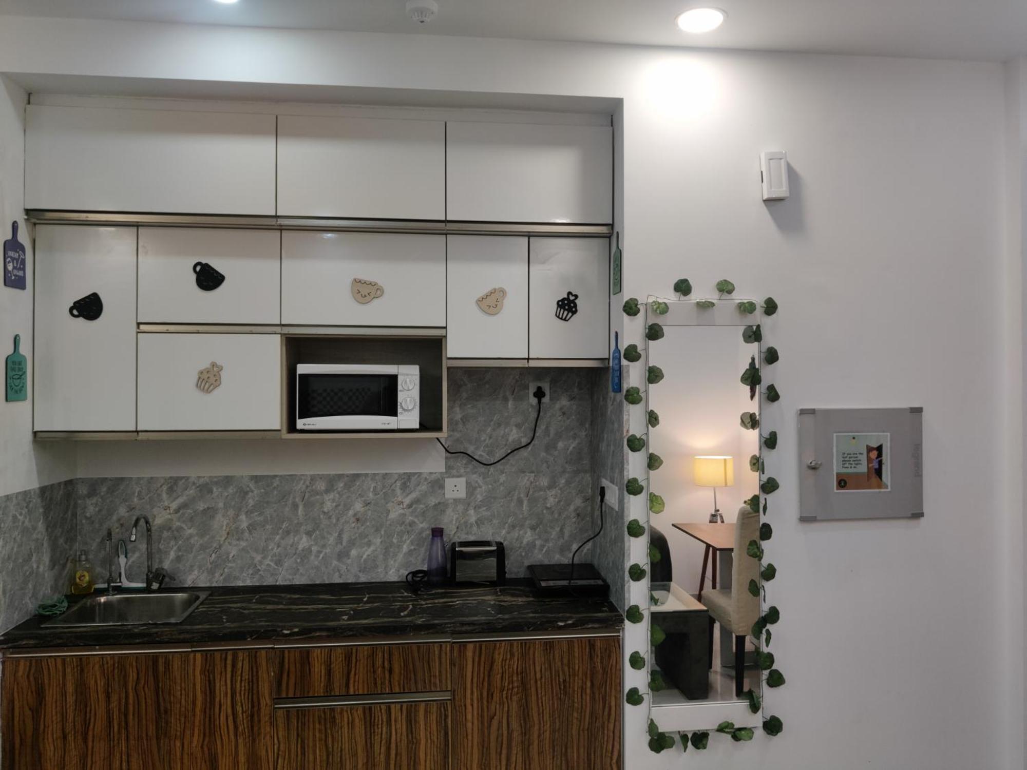 The Forest Stays-Luxury Studio Apartment In Noida Eksteriør bilde